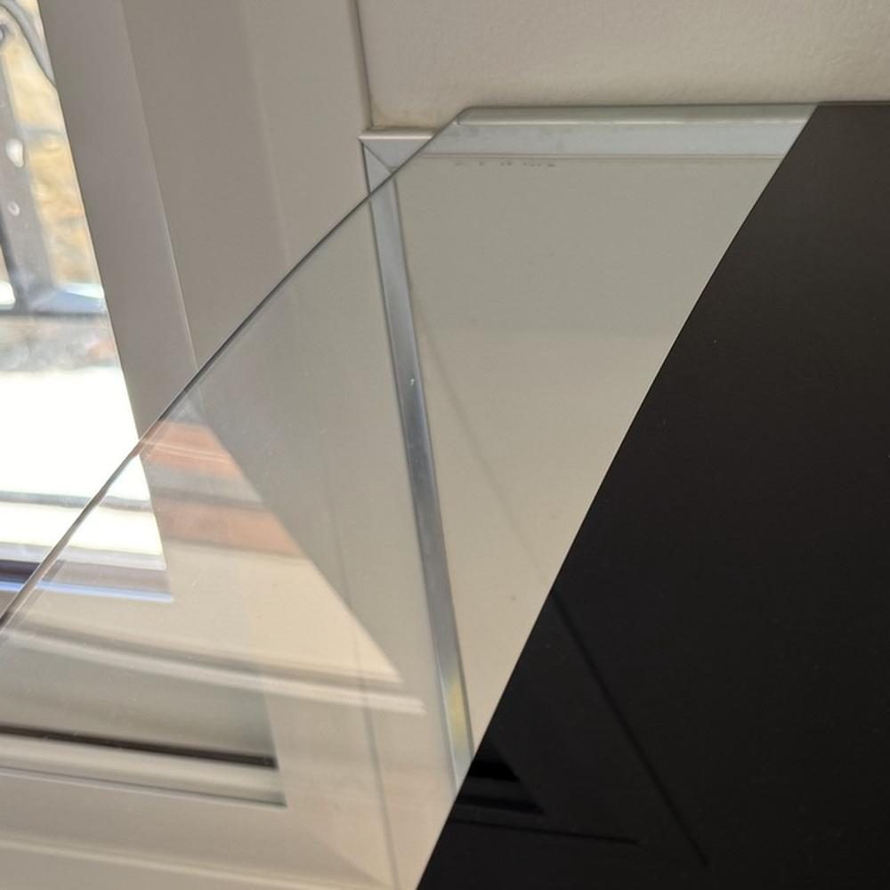 Glass extractor hood after cleaning