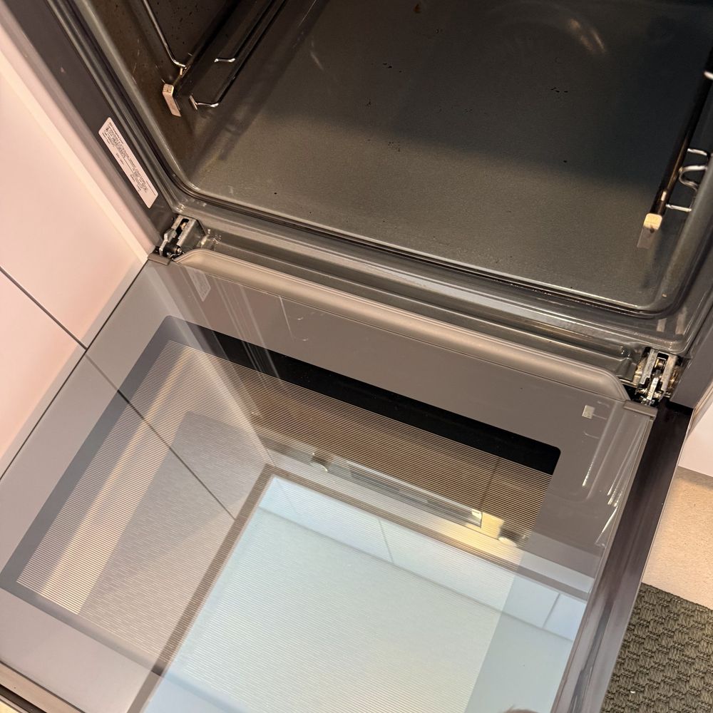 Oven door glass after cleaning